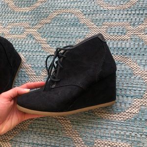 Wedges black booties